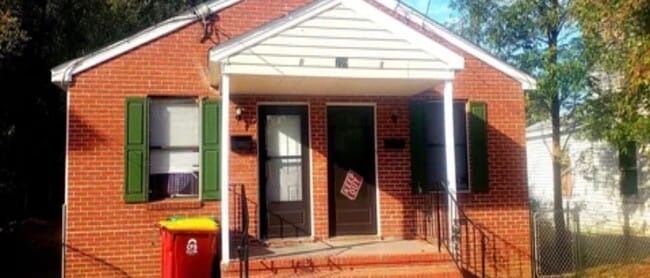 Building Photo - 709 Kirkham St