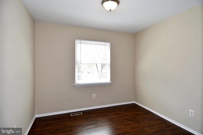 Building Photo - 1209 Marton St