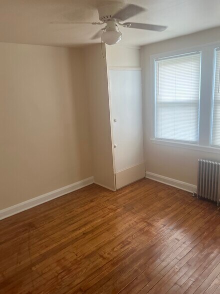 Building Photo - 5554 Midwood Ave