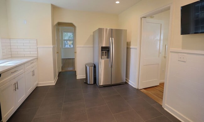 Building Photo - Beautiful 3BR/1.5BA Home in Newport News, VA - Move-in Ready!
