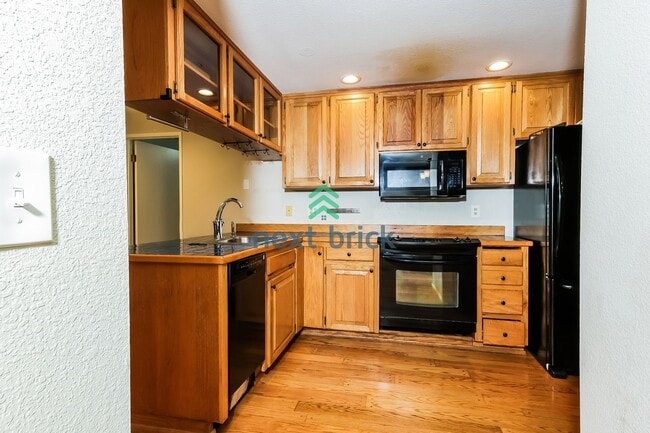 Building Photo - 3 Bed and 2 Bath Stunning Single-family Home is Available for Rent!