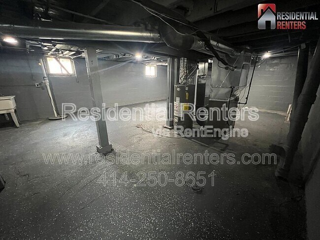Building Photo - 5426 N 41st St