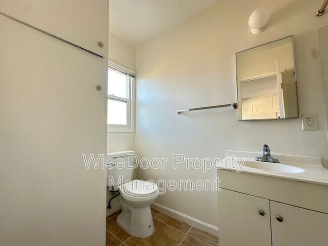 Building Photo - 5934 Cloverly Ave