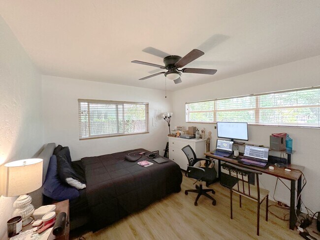 Building Photo - Beautiful, Renovated 4 Bedroom, 2 Bathroom...