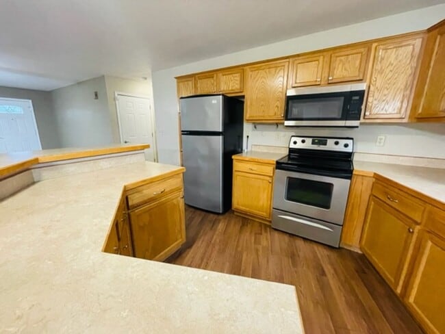 Building Photo - Italian Estates Property Management