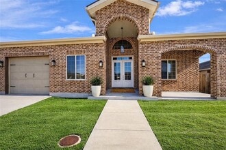 Building Photo - 5611 Rickert Dr