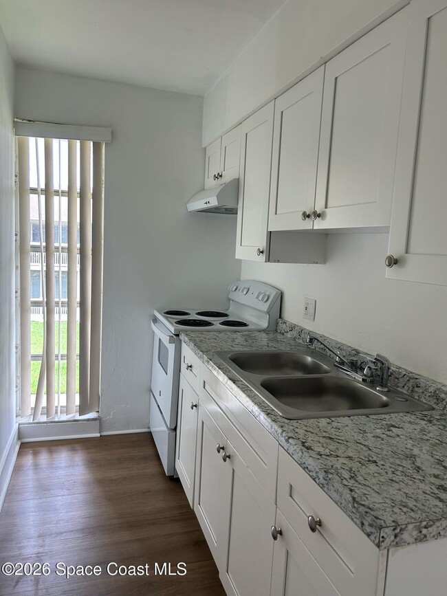 Building Photo - 250 N Banana River Dr