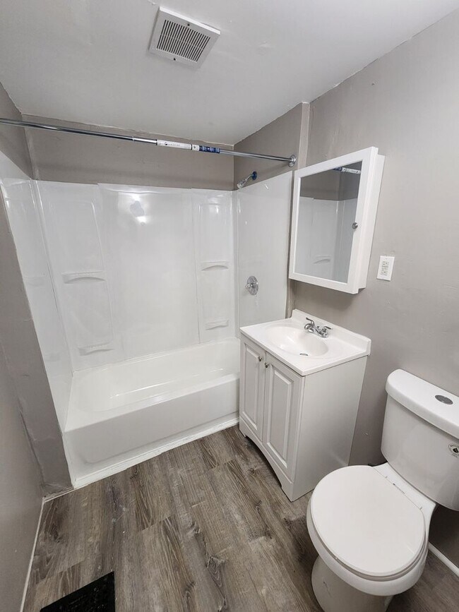 Building Photo - 326 Scio St