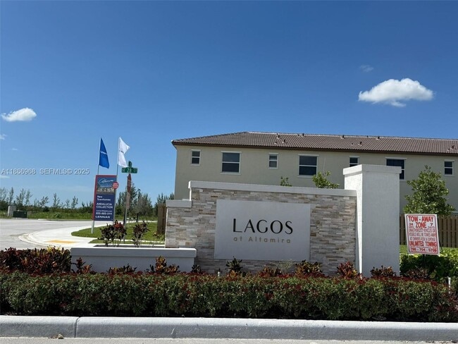 Building Photo - 2794 SE 26th Ave