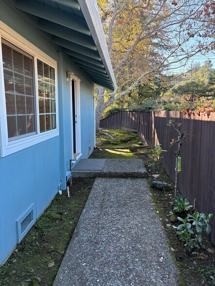 Building Photo - 14400 Springer Ave