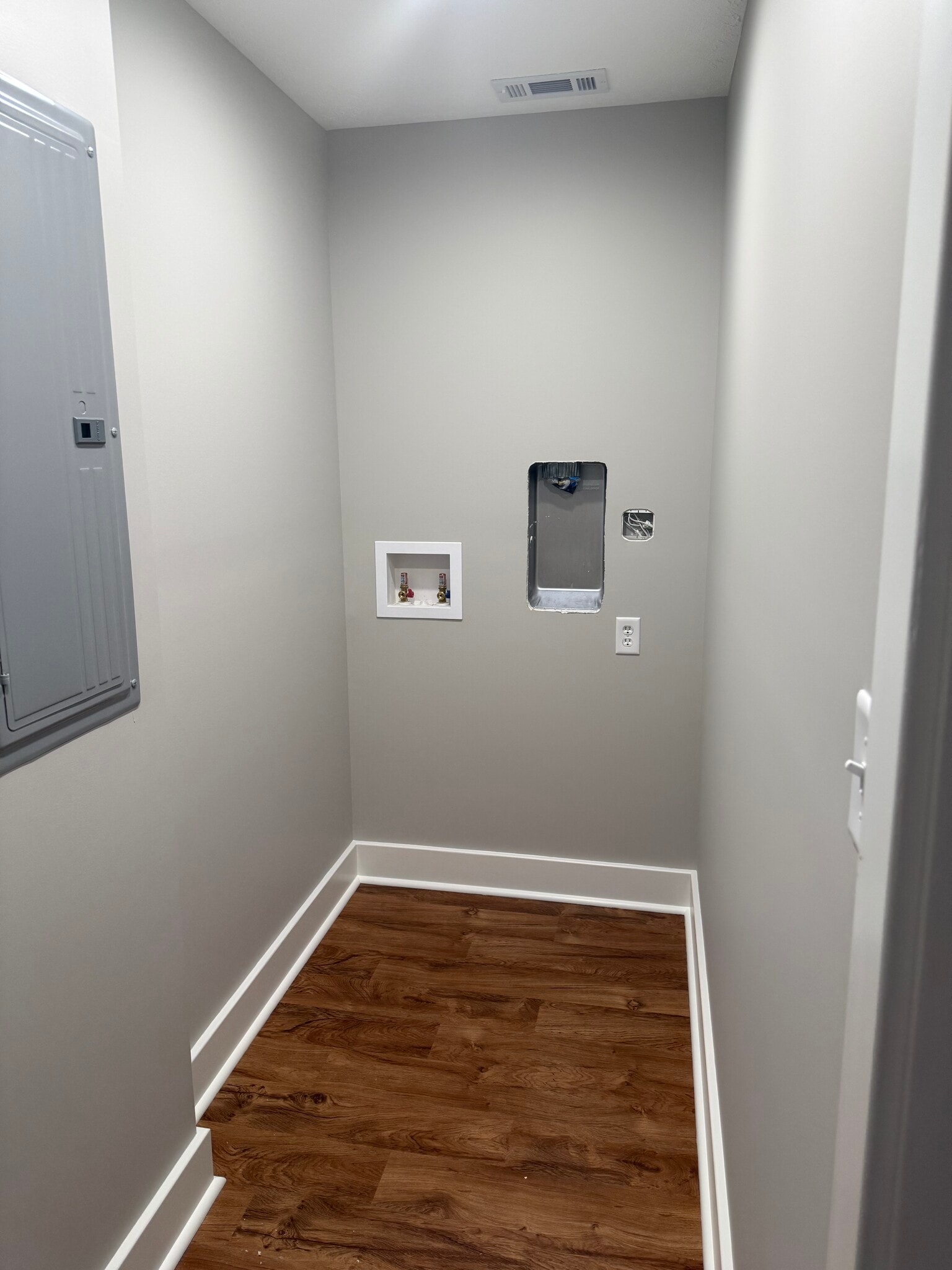 Building Photo - 1008 Milroy St