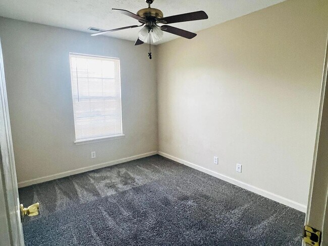 Building Photo - 40 Cabernet Ct