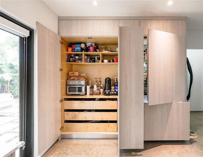 Building Photo - 1747 NW 31st St