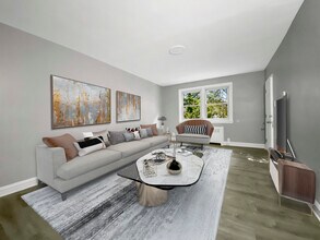 Building Photo - Oxford Gardens managed by Silverstone Properties