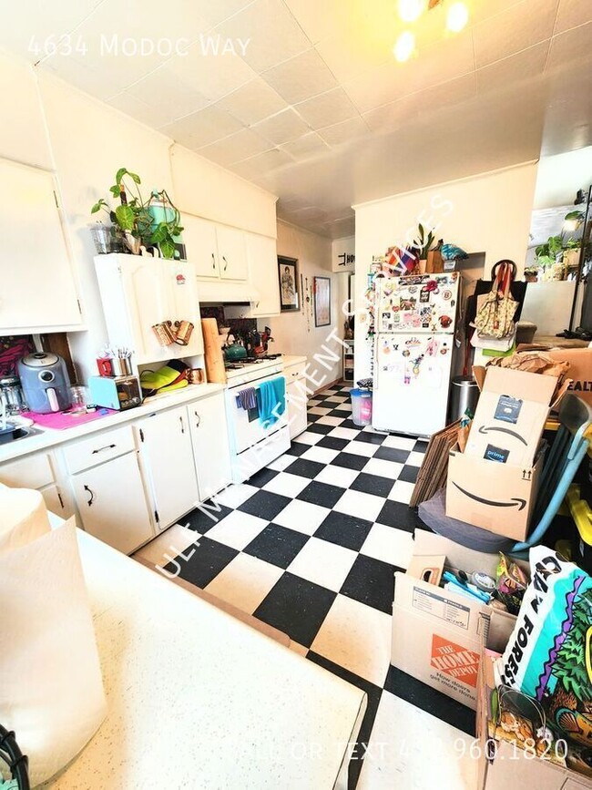 Building Photo - 4634 Modoc Wy