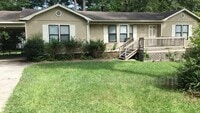 Building Photo - 2757 Wood Dr NE