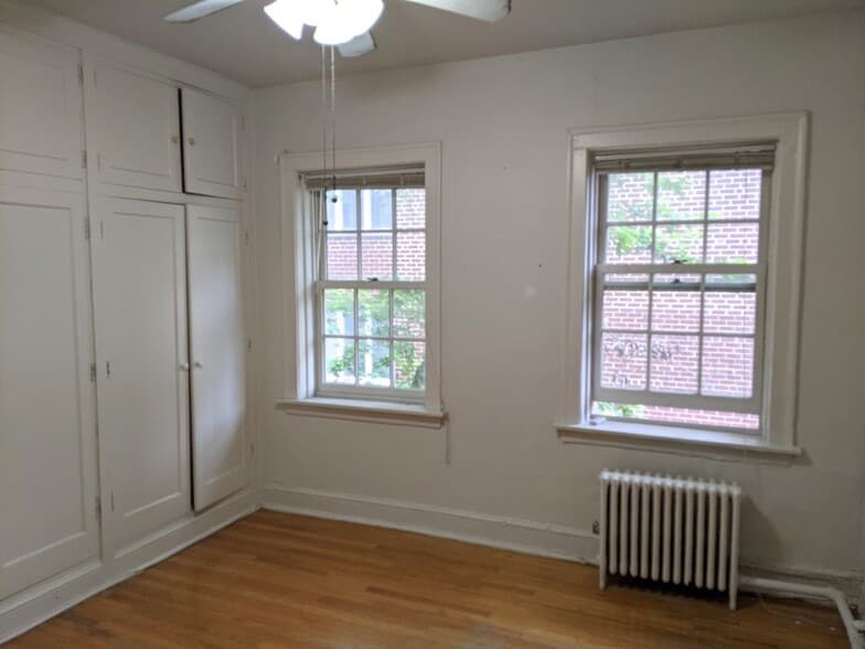 Building Photo - 1452 Oak Ave