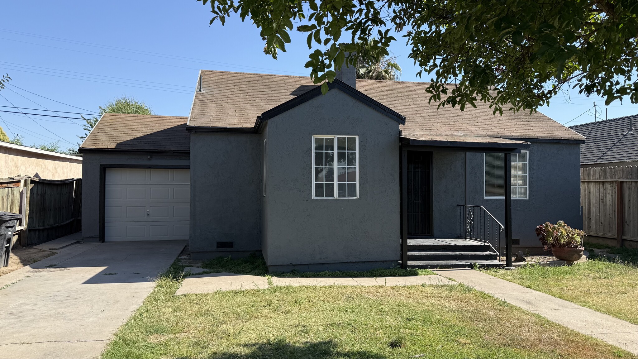 Building Photo - 3424 Santa Fe St