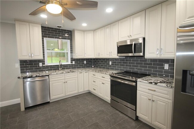 Building Photo - 238 Amour Way SW