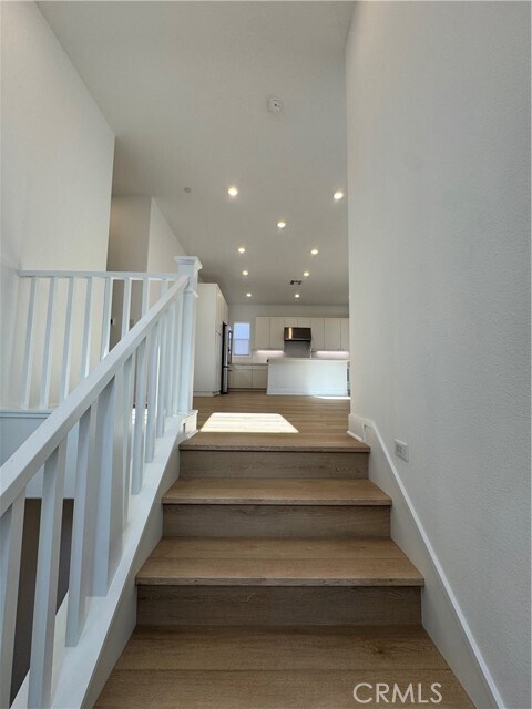 Building Photo - 436 Loon