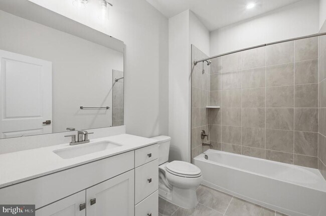 Building Photo - 14421 Albemarle Point Pl