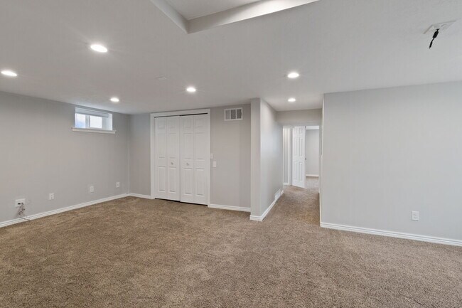 Building Photo - This charming, 4 bedroom 2 bath updated bungalow in the heart of Ogden for $2150 a month