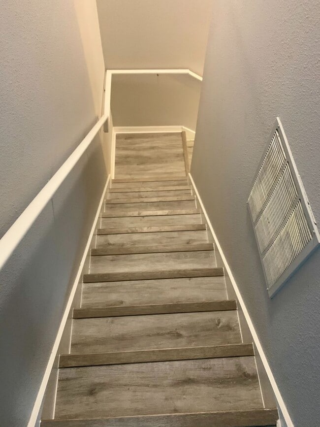 Building Photo - Spacious 2 bedroom/2 bath Condo with 1 car garage in Harmony for Rent