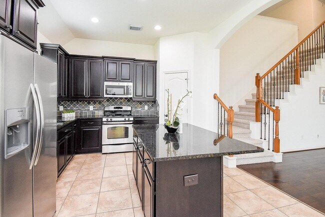 Building Photo - 6410 Papaya Bend Dr