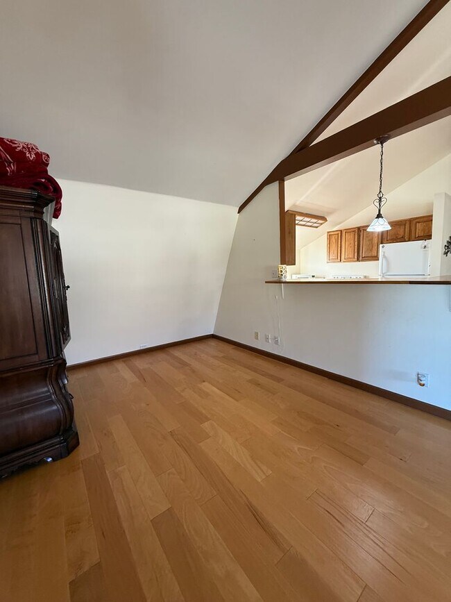 Building Photo - Dual Family Living - Horse Property - In Law Quarters