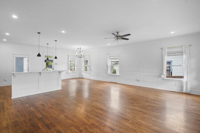 Building Photo - 904 Delmas Ave