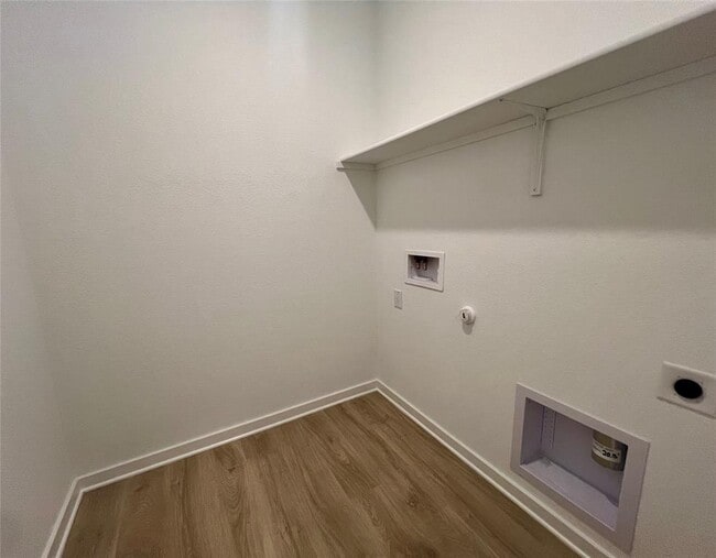 Building Photo - 400 Barton Run Dr