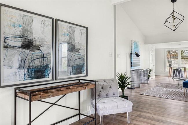 Building Photo - 710 S Pearl St