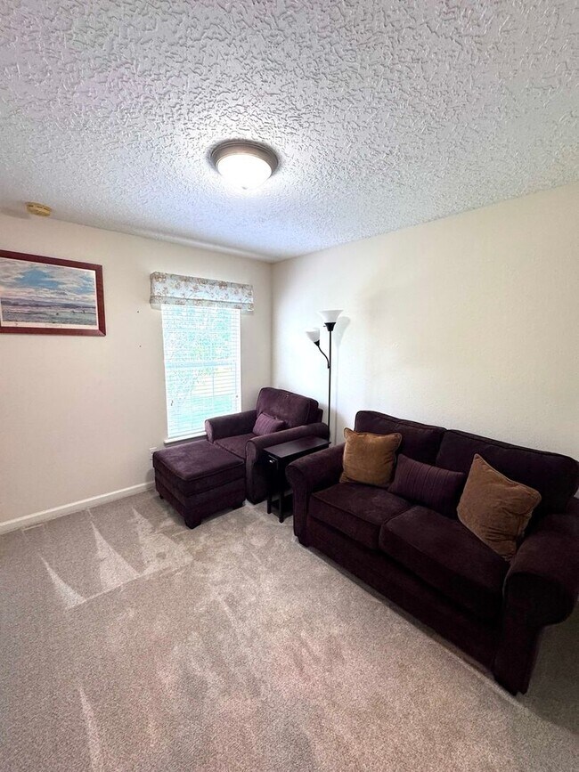 Building Photo - 3685 Creswick Cir