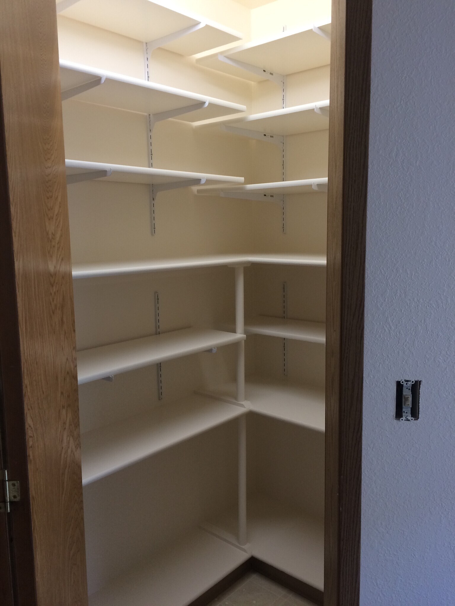 Building Photo - 700 W 47th Ave