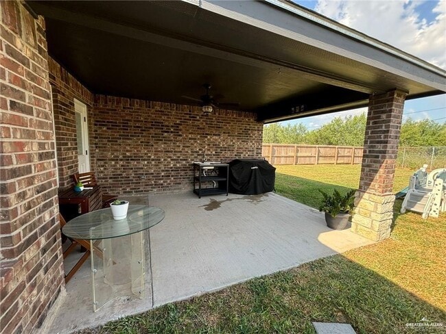 Building Photo - 20 N Sugar Bear Dr