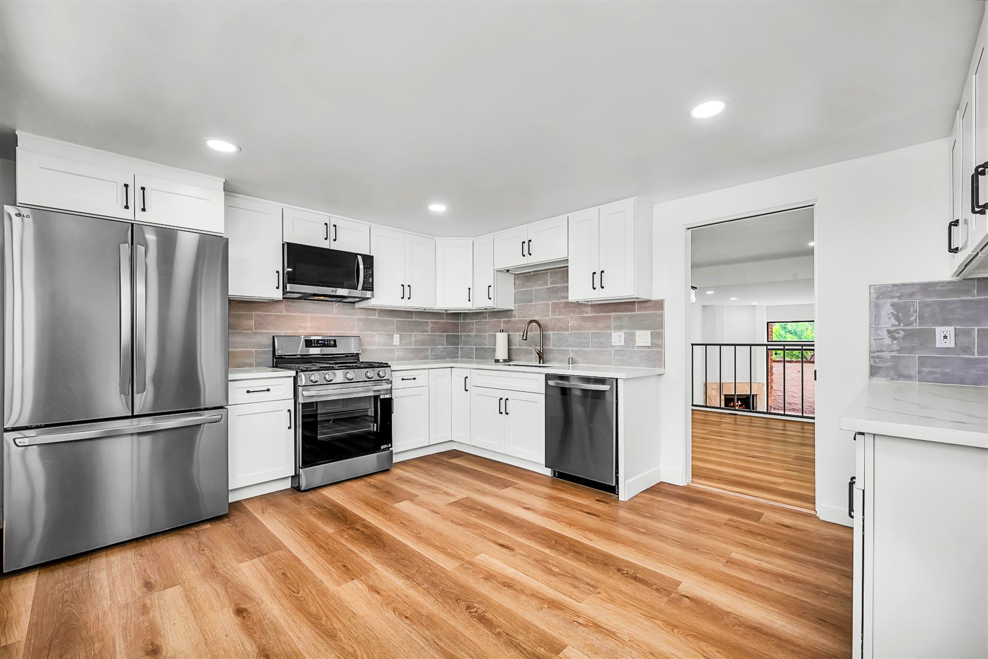 Kitchen - 4425 Alla Rd
