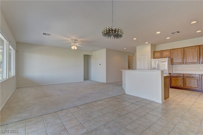 Building Photo - 2576 Chasma Dr