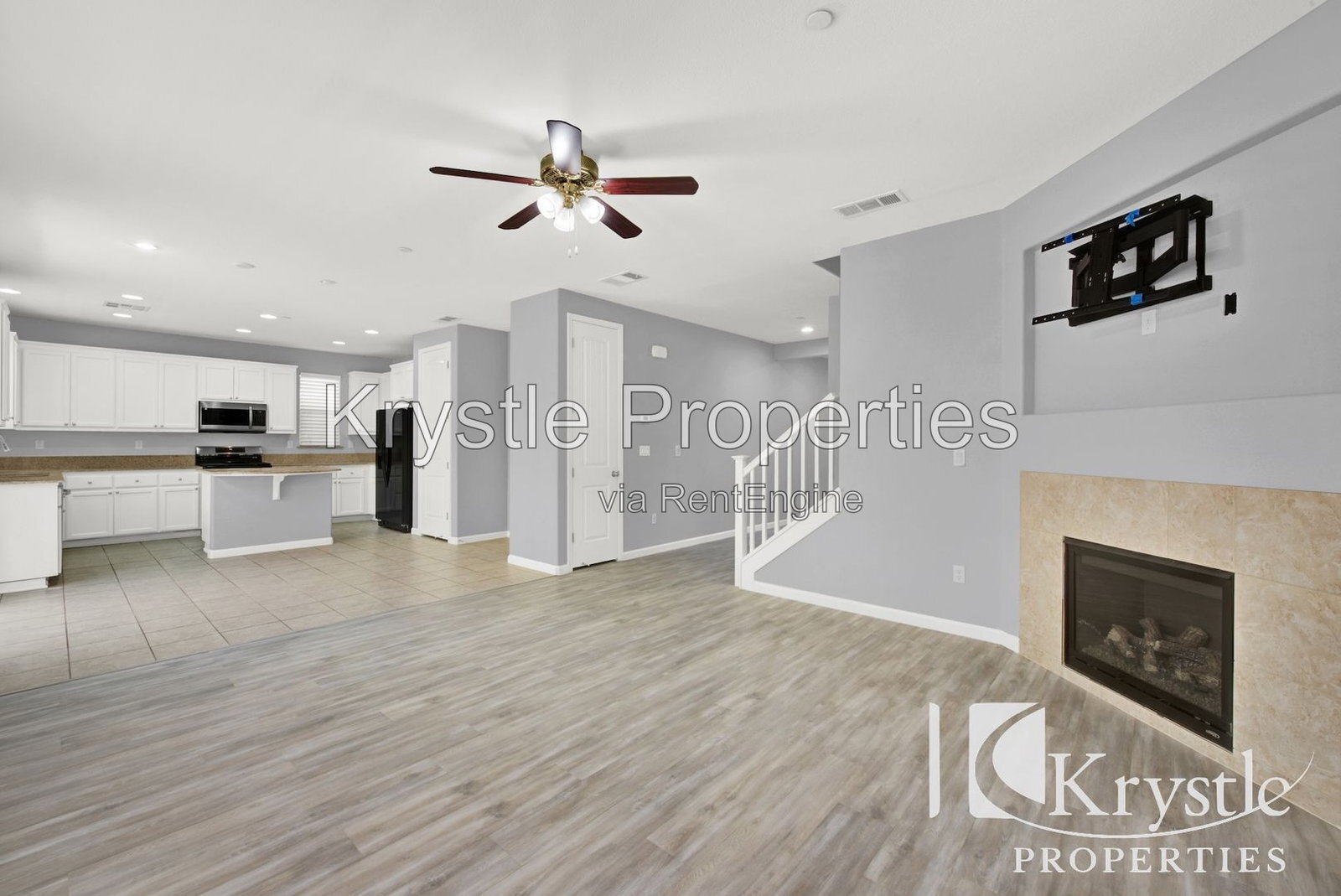 Building Photo - 1649 Roma Dr
