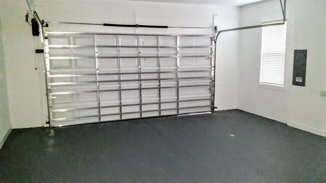 Building Photo - 13791 Benavente Ave