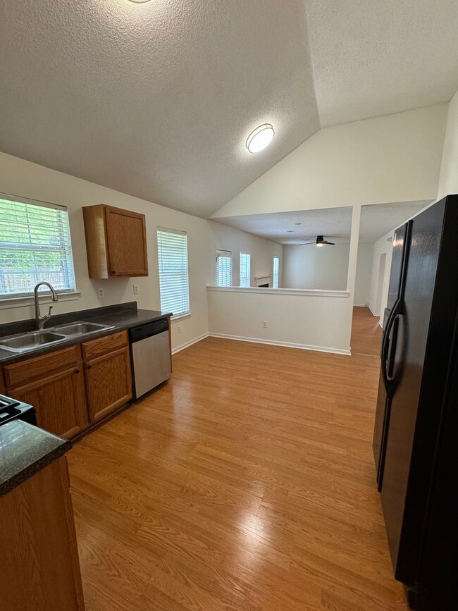 Building Photo - 6718 Pole Creek Dr