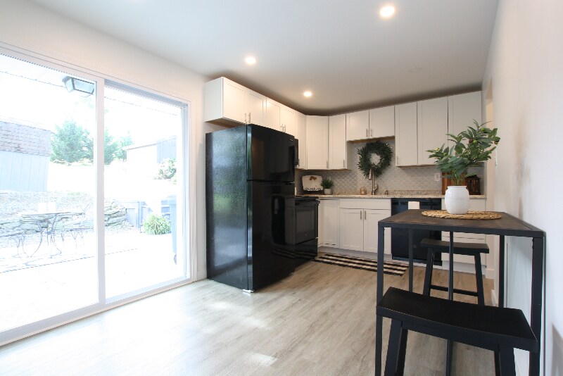 Building Photo - 559 Tannehill St