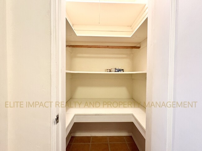 Building Photo - 1723 N Desmond Ln