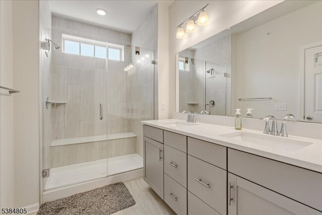 Building Photo - 27 Gala Ct