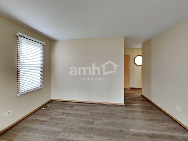 Building Photo - 204 Brink Dr