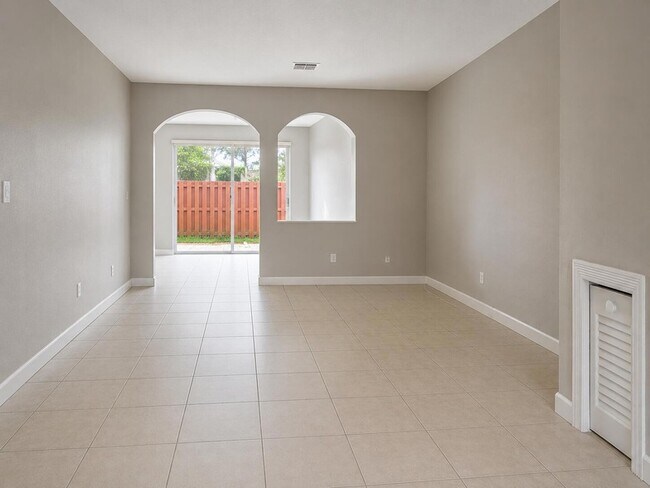 Building Photo - 5610 NW 107th Ave