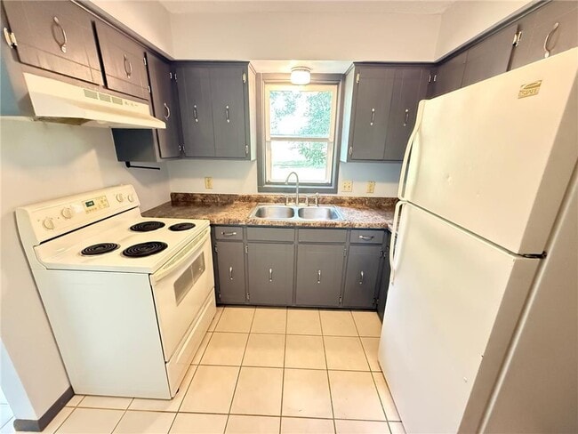 Building Photo - 415 Belle Aire Dr