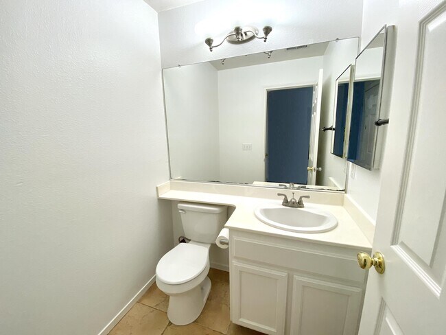 Building Photo - 67 Primrose Ct