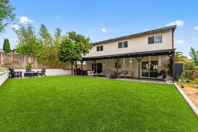 Building Photo - 976 Di Marino St