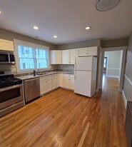 Building Photo - 37 Pine St