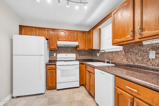Building Photo - 562 Innkeeper Ln